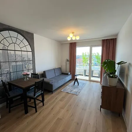 Manhattan - 15 Minutes Drive From The Old Town Gdańsk