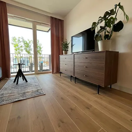 Manhattan - 15 Minutes Drive From The Old Town Апартаменты